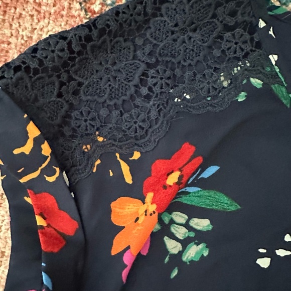 Fortune + Ivy (stitch fix) like new medium navy floral top - Picture 3 of 4